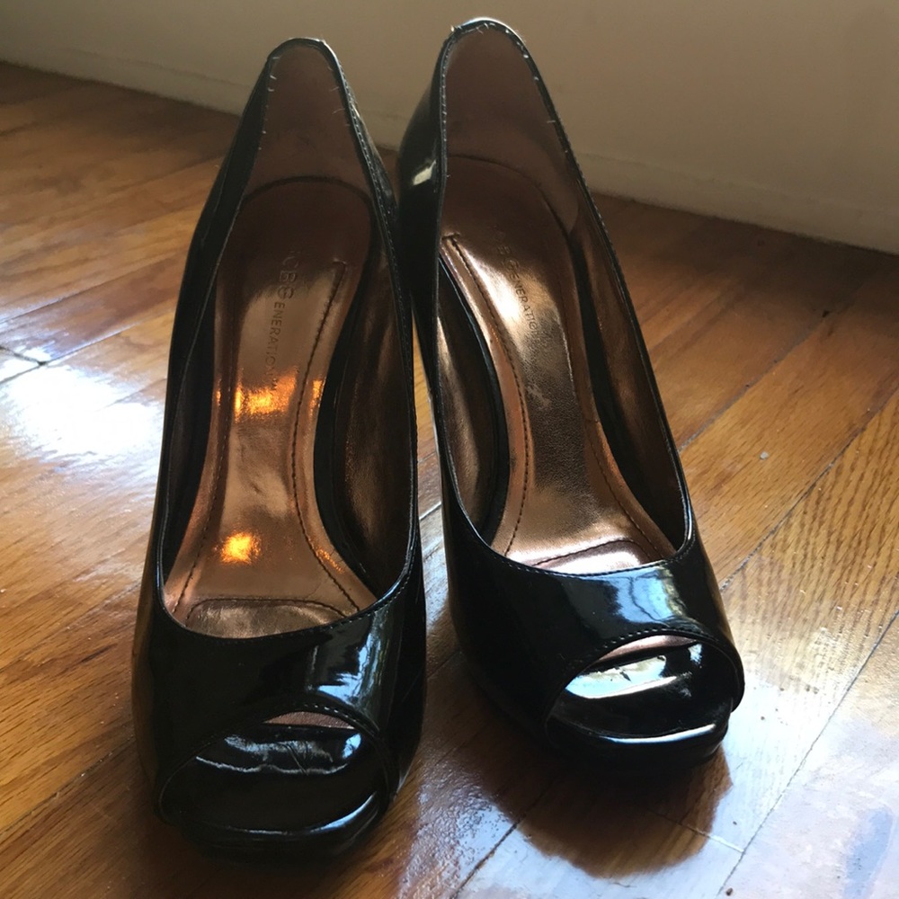 Black peep toe heels : BCBGeneration : size 7